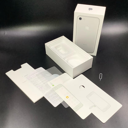 【全額返金保証】【最速発送】Apple iPhone iPhone 8 64GB シルバー Softbank 白ロム 動作確認済 81%