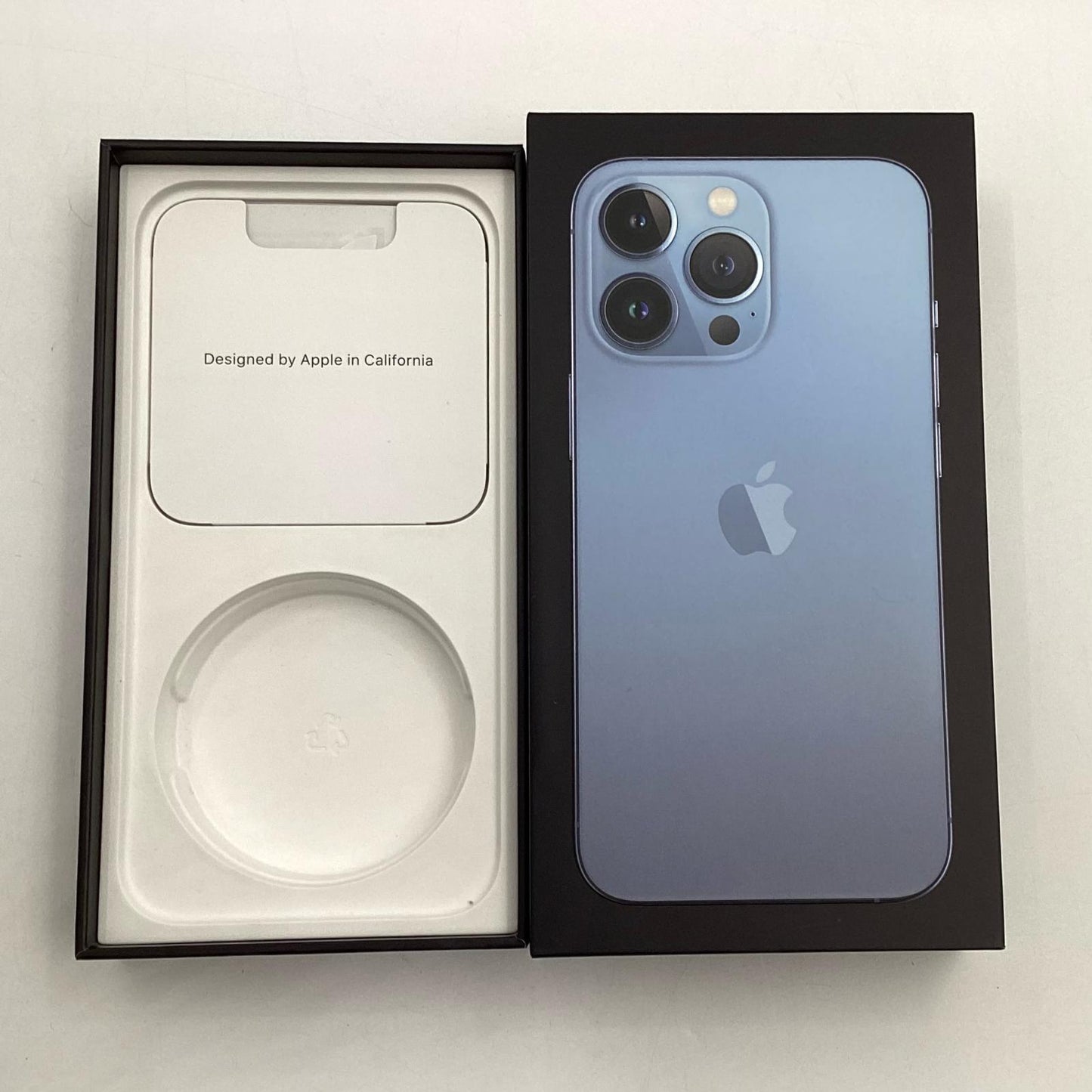 【最速発送】Apple iPhone iPhone 13 Pro 256GB シエラブルー au 白ロム【難有】 74%