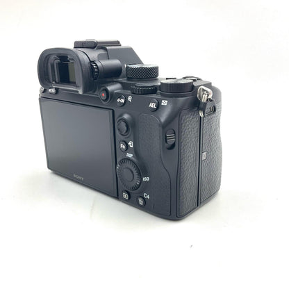 【全額返金保証】【最速発送】Sony デジタル一眼 α7 III ILCE-7M3 ボディ ブラック 美品 動作確認済
