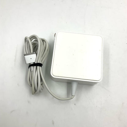 【最速発送】Apple MacBook Air 13インチ 2017 1.8 GHz デュアルコアIntel Core i5 8GB SSD 128GB シルバー【難有】