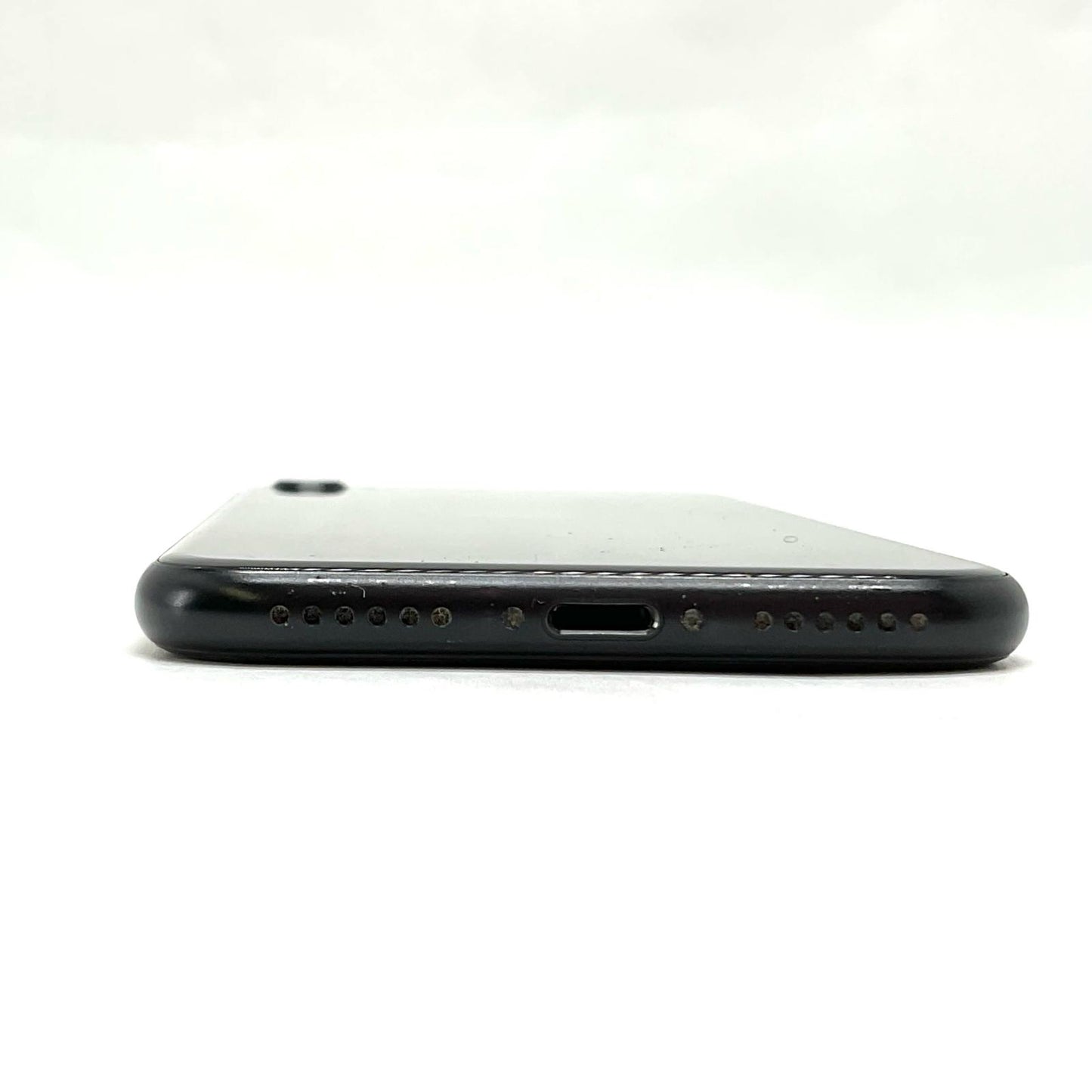 【全額返金保証】【最速発送】Apple iPhone iPhone SE（第2世代） 64GB ブラック au 白ロム 動作確認済 86%