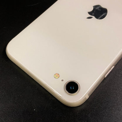 【全額返金保証】【最速発送】Apple iPhone iPhone SE（第3世代） 64GB スターライト docomo SIMフリー 白ロム 動作確認済 85%