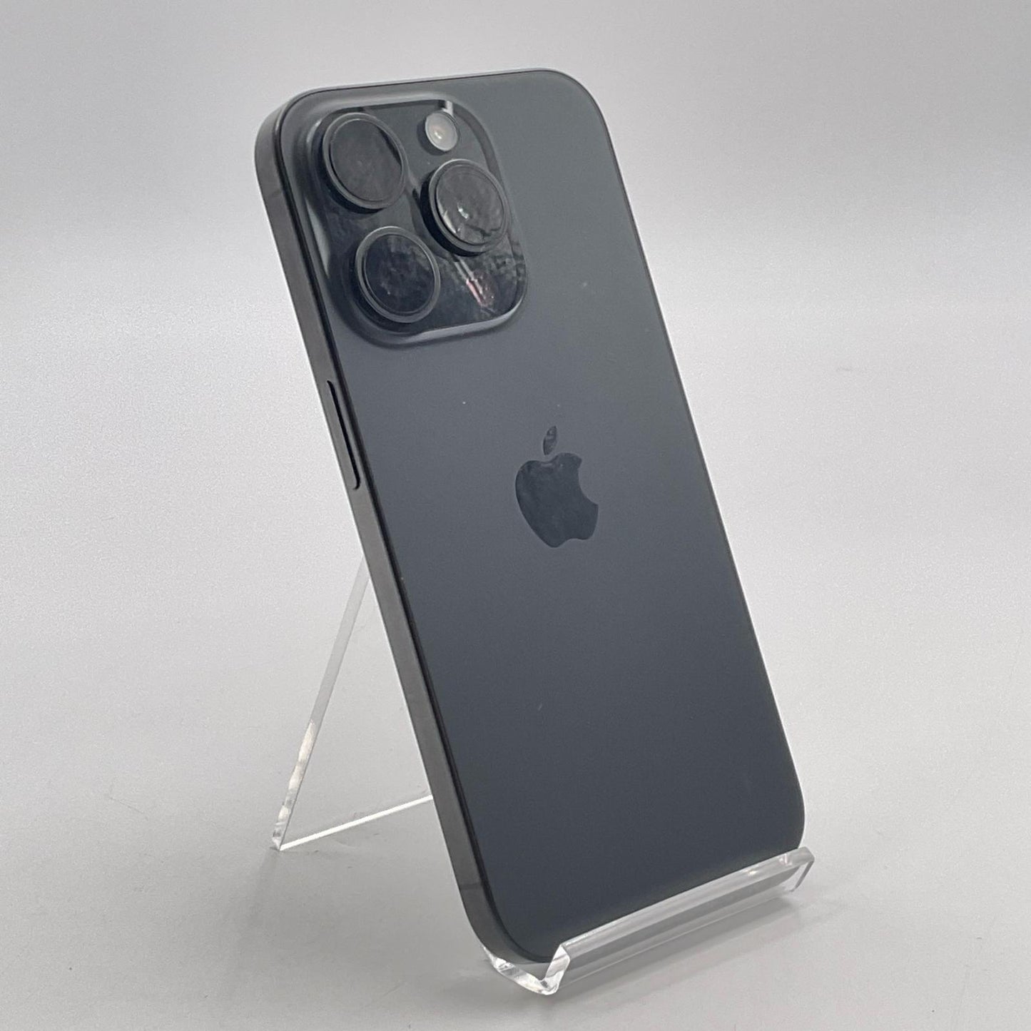 【全額返金保証】【最速発送】Apple iPhone iPhone 15 Pro 128GB ブラックチタニウム docomo 白ロム 動作確認済 88%