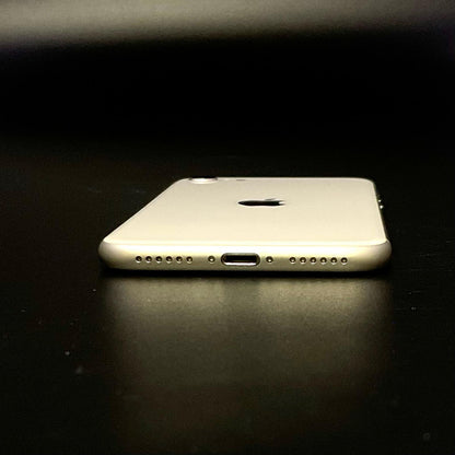 【全額返金保証】【最速発送】Apple iPhone iPhone SE（第3世代） 64GB スターライト Softbank 白ロム 動作確認済 78%
