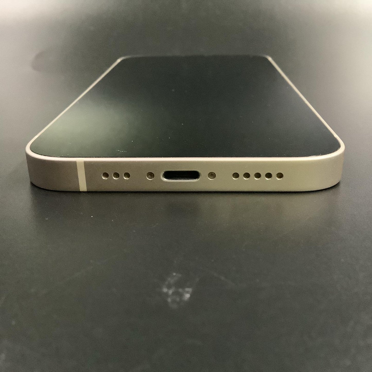 【全額返金保証】【最速発送】Apple iPhone iPhone 13 256GB スターライト SIMフリー 白ロム 動作確認済 81%