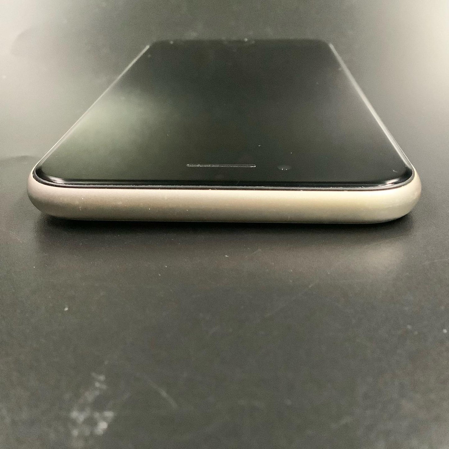 【全額返金保証】【最速発送】Apple iPhone iPhone SE（第3世代） 64GB スターライト au 美品 動作確認済 86%