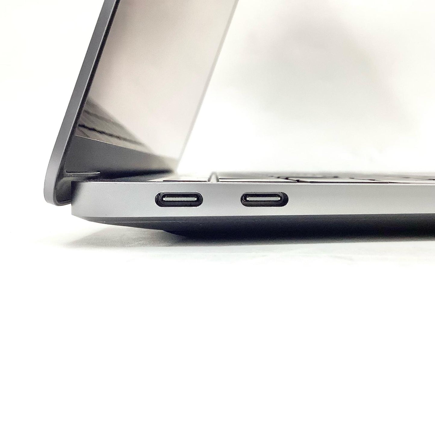 【全額返金保証】【最速発送】Apple MacBook Air 13インチ 2020 Apple M1 16GB M.2 SSD 256GB スペースグレイ 92% 動作確認済