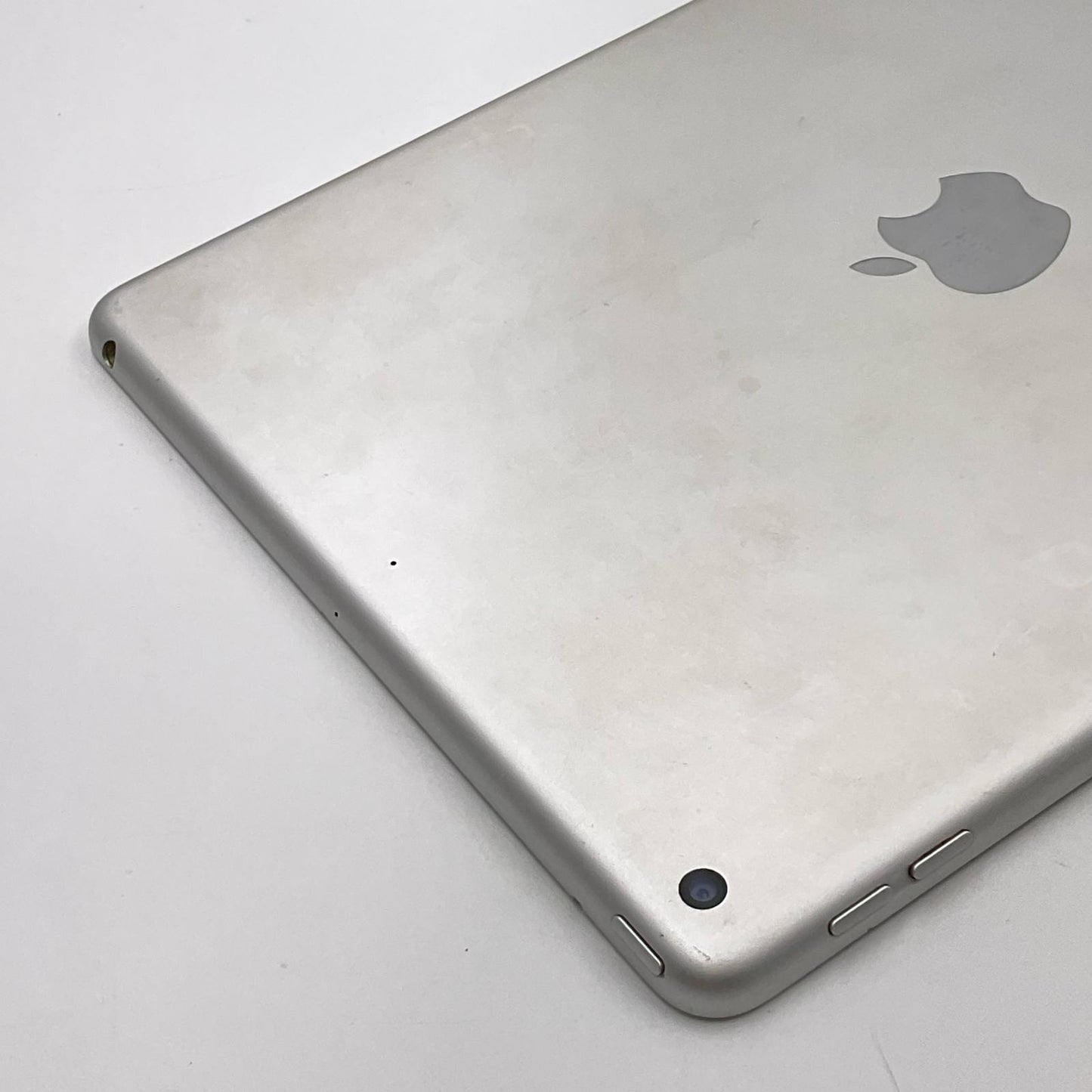 【最速発送】Apple iPad iPad 10.2インチ 第7世代 32GB シルバー Wi-Fi【難有】