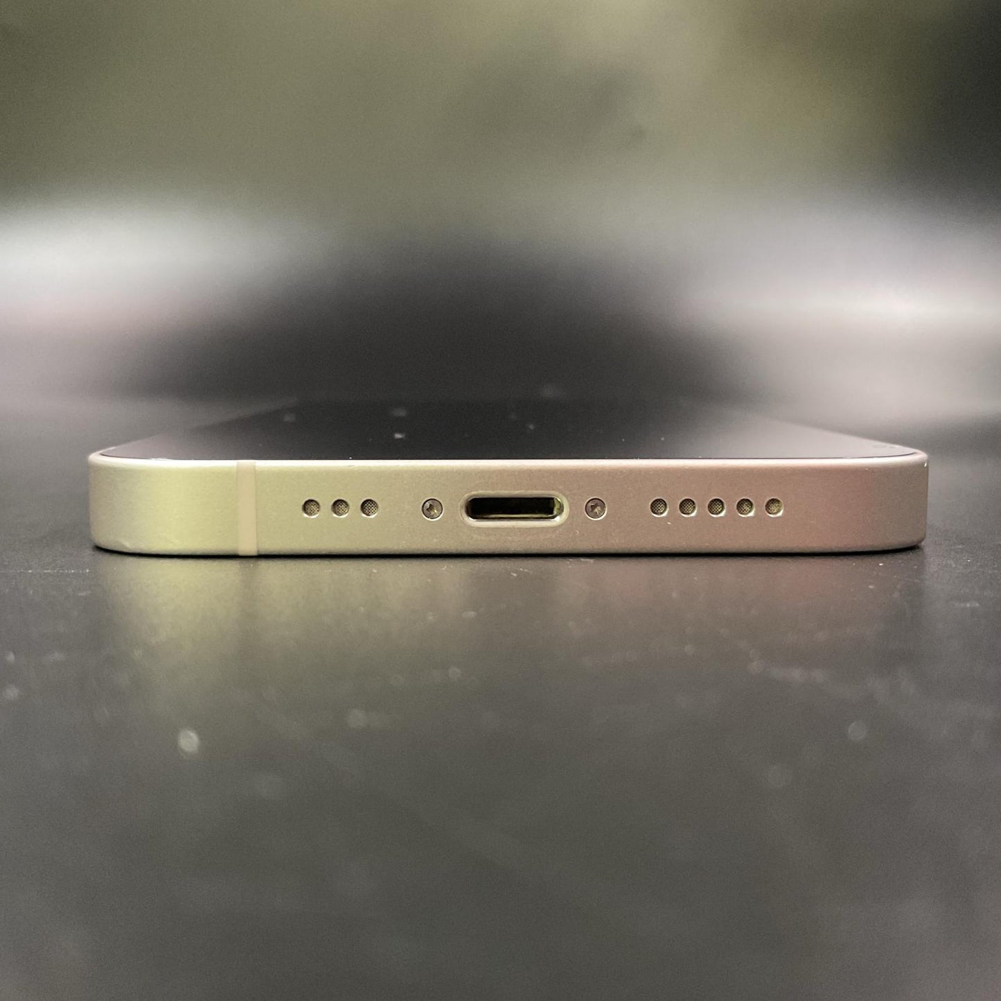 【全額返金保証】【最速発送】Apple iPhone iPhone 13 256GB スターライト au SIMフリー 白ロム 動作確認済 83%