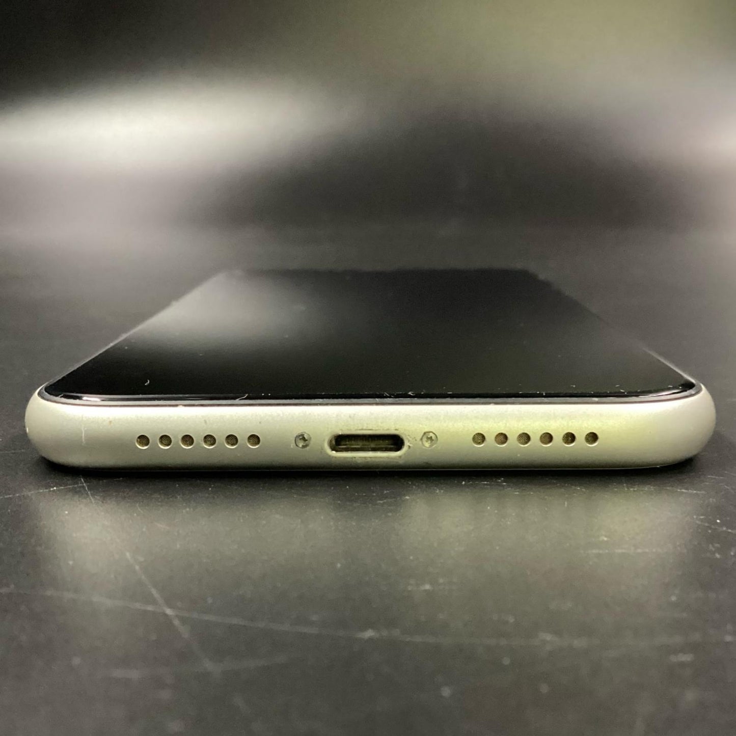 【全額返金保証】【最速発送】Apple iPhone iPhone 11 128GB ホワイト au 白ロム 動作確認済 87%