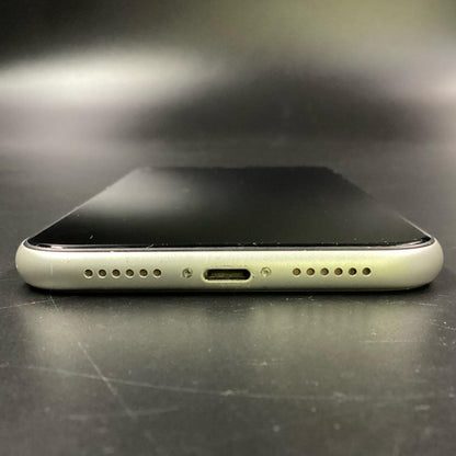 【全額返金保証】【最速発送】Apple iPhone iPhone 11 128GB ホワイト au 白ロム 動作確認済 87%