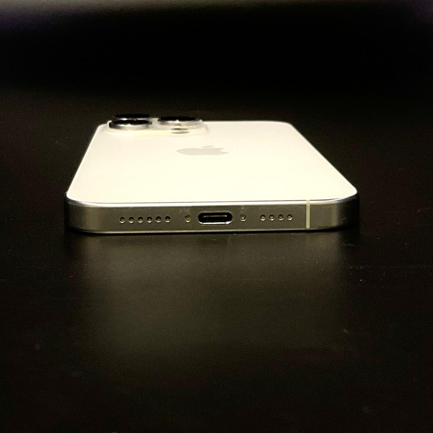 【最速発送】Apple iPhone iPhone 16 Pro Max 1TB ホワイトチタニウム au【難有】 93%