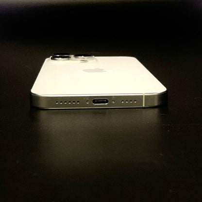 【最速発送】Apple iPhone iPhone 16 Pro Max 1TB ホワイトチタニウム au【難有】 93%