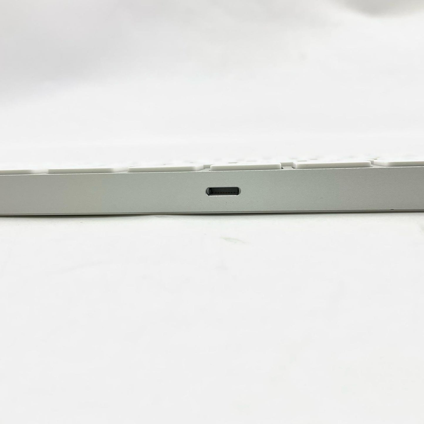 【全額返金保証】【最速発送】Apple Magic Keyboard A2449 美品 動作確認済