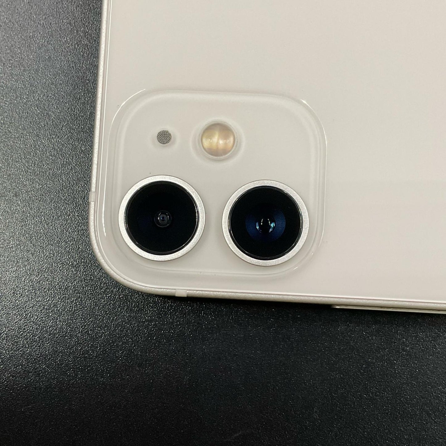 【全額返金保証】【最速発送】Apple iPhone iPhone 12 mini 128GB ホワイト docomo 白ロム 動作確認済 75%