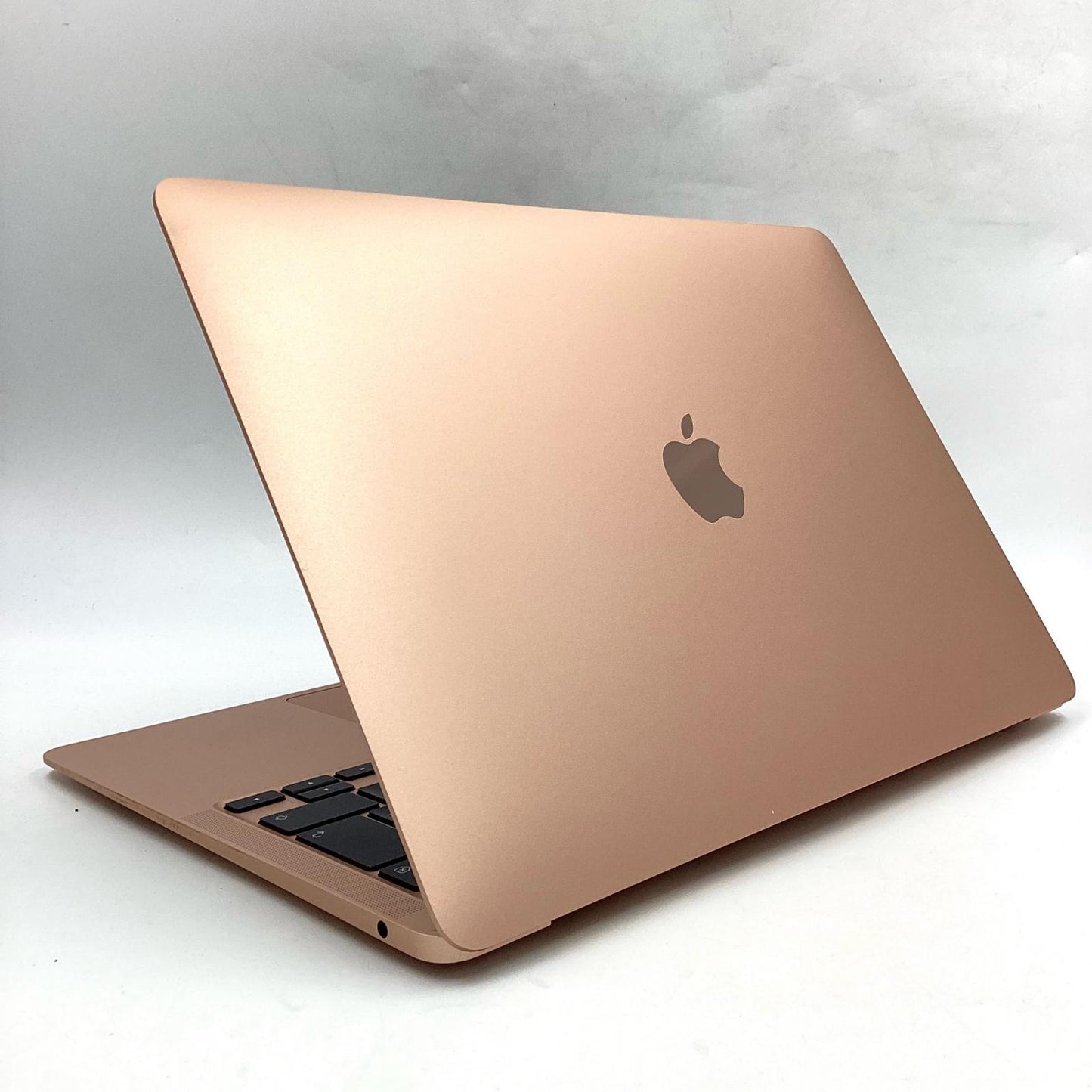 【全額返金保証】【最速発送】Apple MacBook Air 13インチ 2020 i3 デュアルコア 1.1GHz 8GB M.2 SSD 256GB ゴールド 82.1% 動作確認済