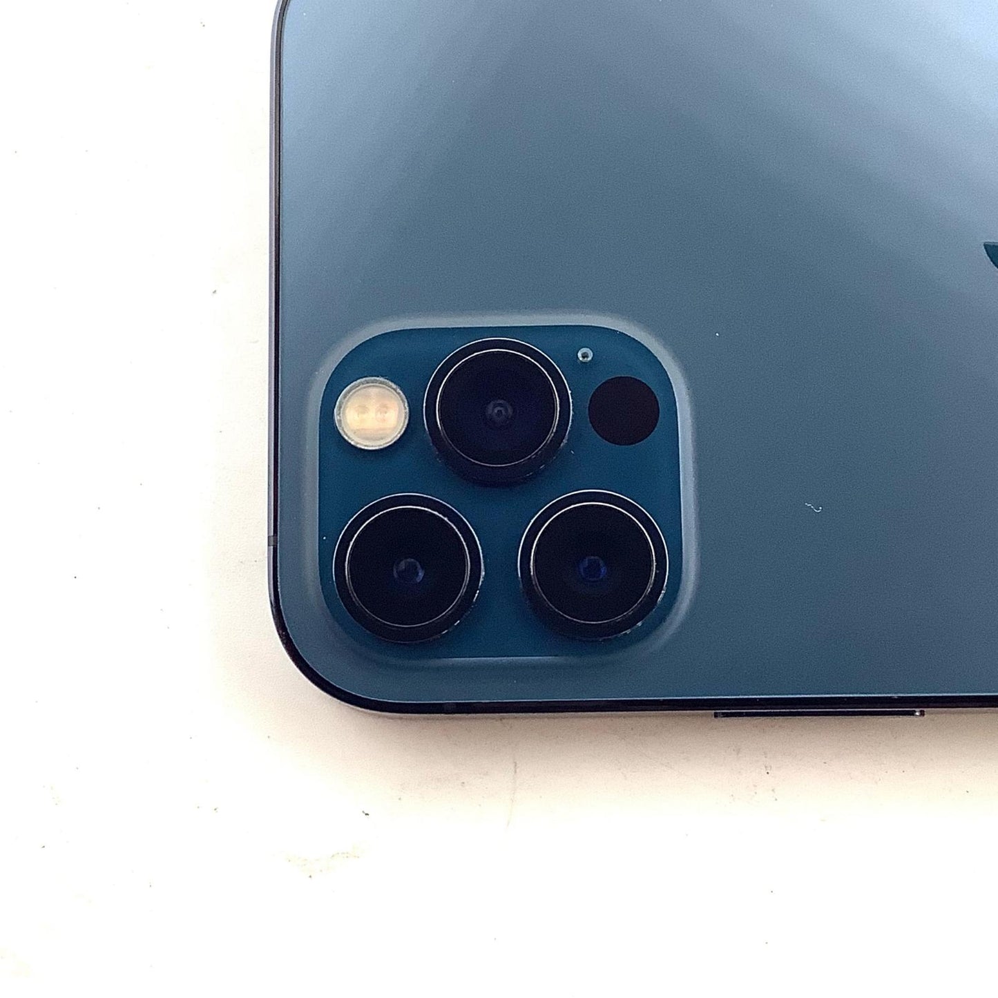 【全額返金保証】【最速発送】Apple iPhone iPhone 12 Pro 128GB パシフィックブルー au 白ロム 動作確認済 76%
