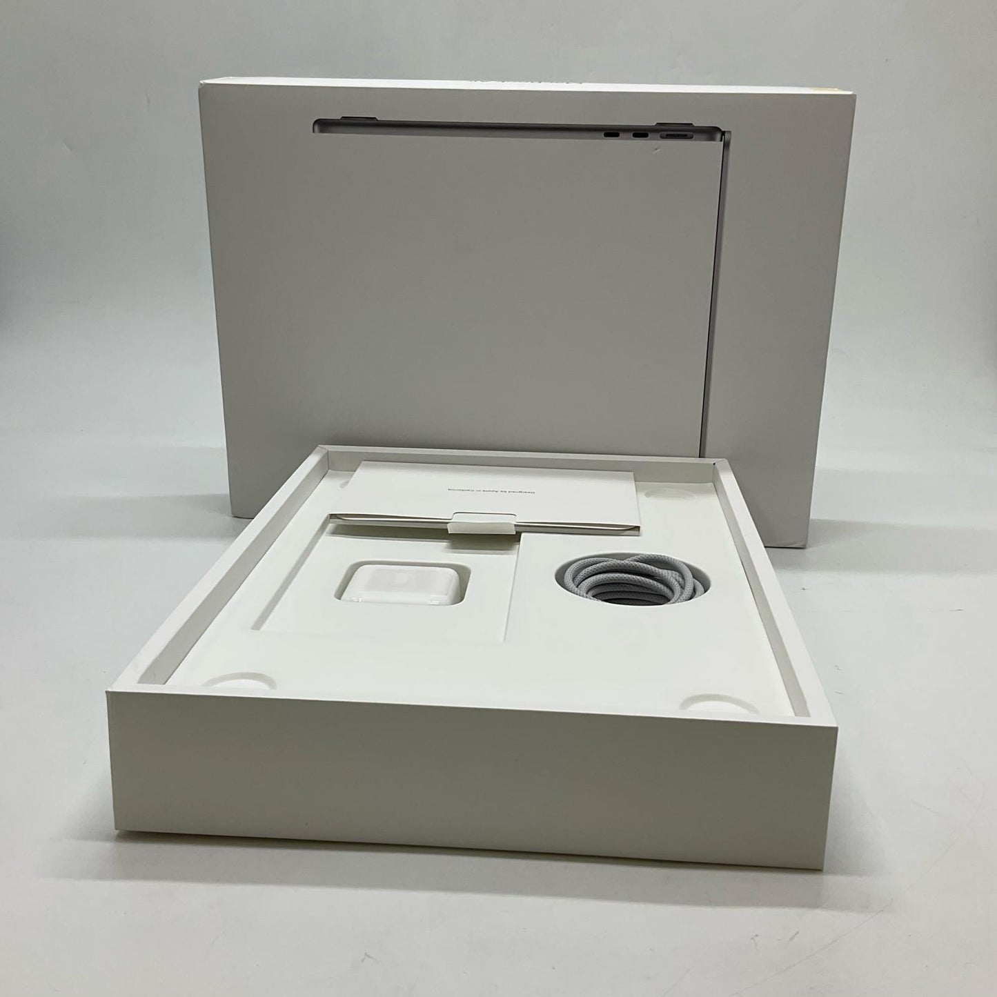 【全額返金保証】【最速発送】Apple MacBook Air 13.6インチ 2024 Apple M3 8GB SSD 512GB スペースグレイ 100% 超美品 動作確認済