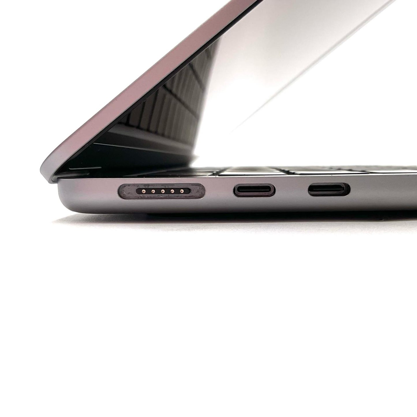 【全額返金保証】【最速発送】Apple MacBook Air 13インチ 2024 Apple M3 8GB SSD 512GB スペースグレイ 95% 動作確認済