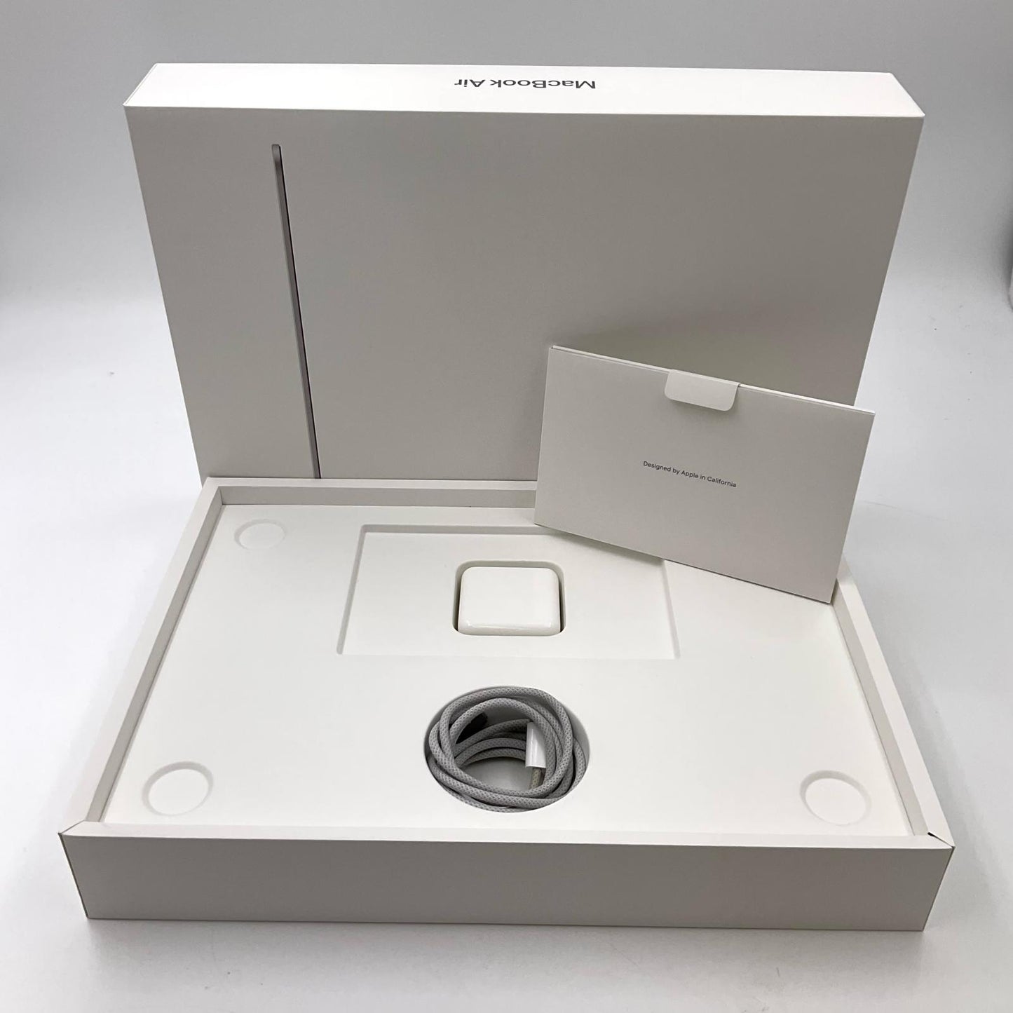【全額返金保証】【最速発送】Apple MacBook Air 13インチ 2024 Apple M3 8GB SSD 512GB スペースグレイ 95% 動作確認済