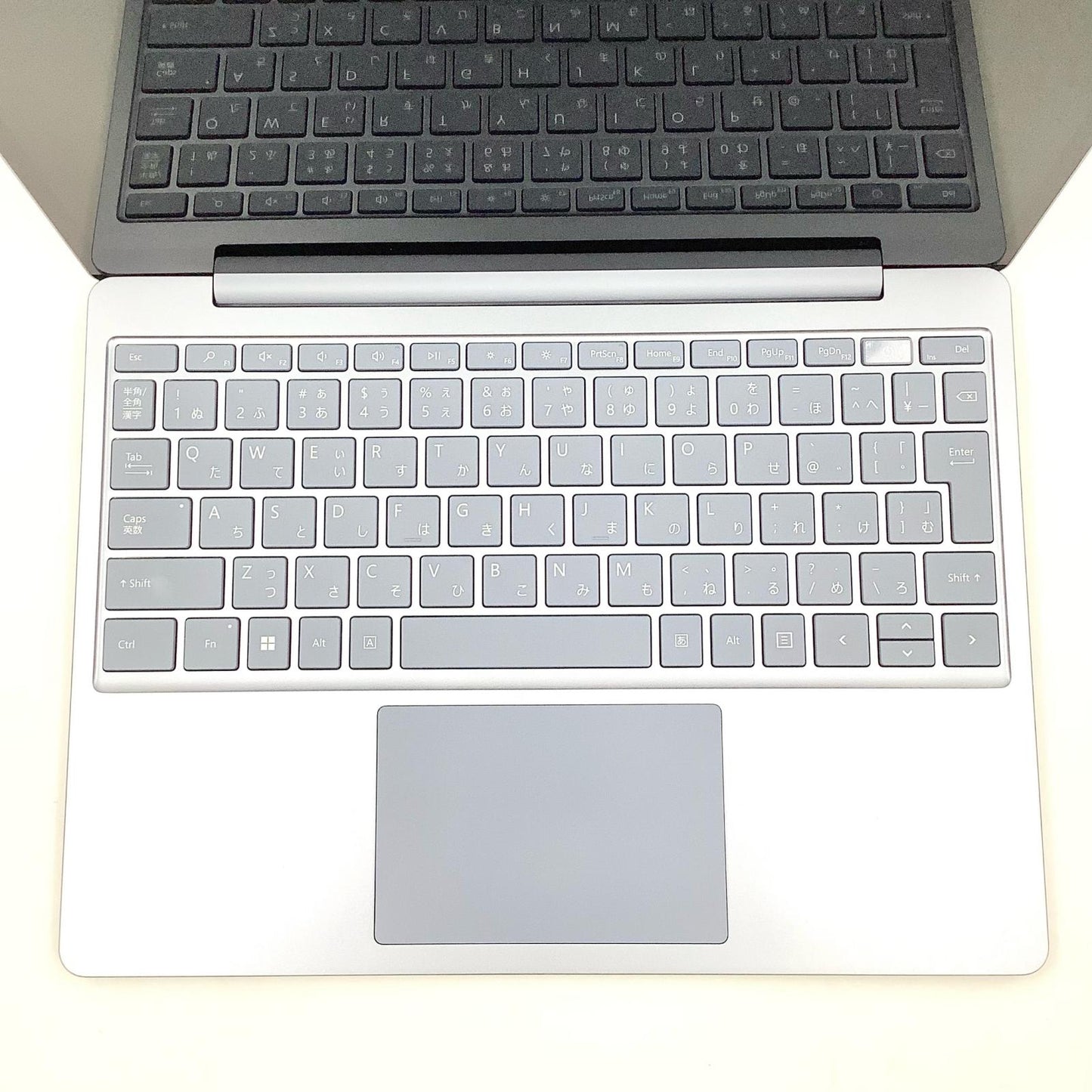 【全額返金保証】【最速発送】Microsoft surface Laptop Go2 8QF-00018 i5-1135G7 8GB M.2 SSD 256GB 88.6% 美品 動作確認済