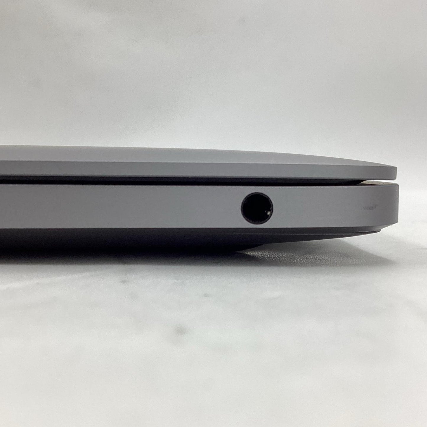 【全額返金保証】【最速発送】Apple MacBook Pro 13.3インチ 2020 Apple M1 8GB SSD 512GB スペースグレイ 95% 動作確認済