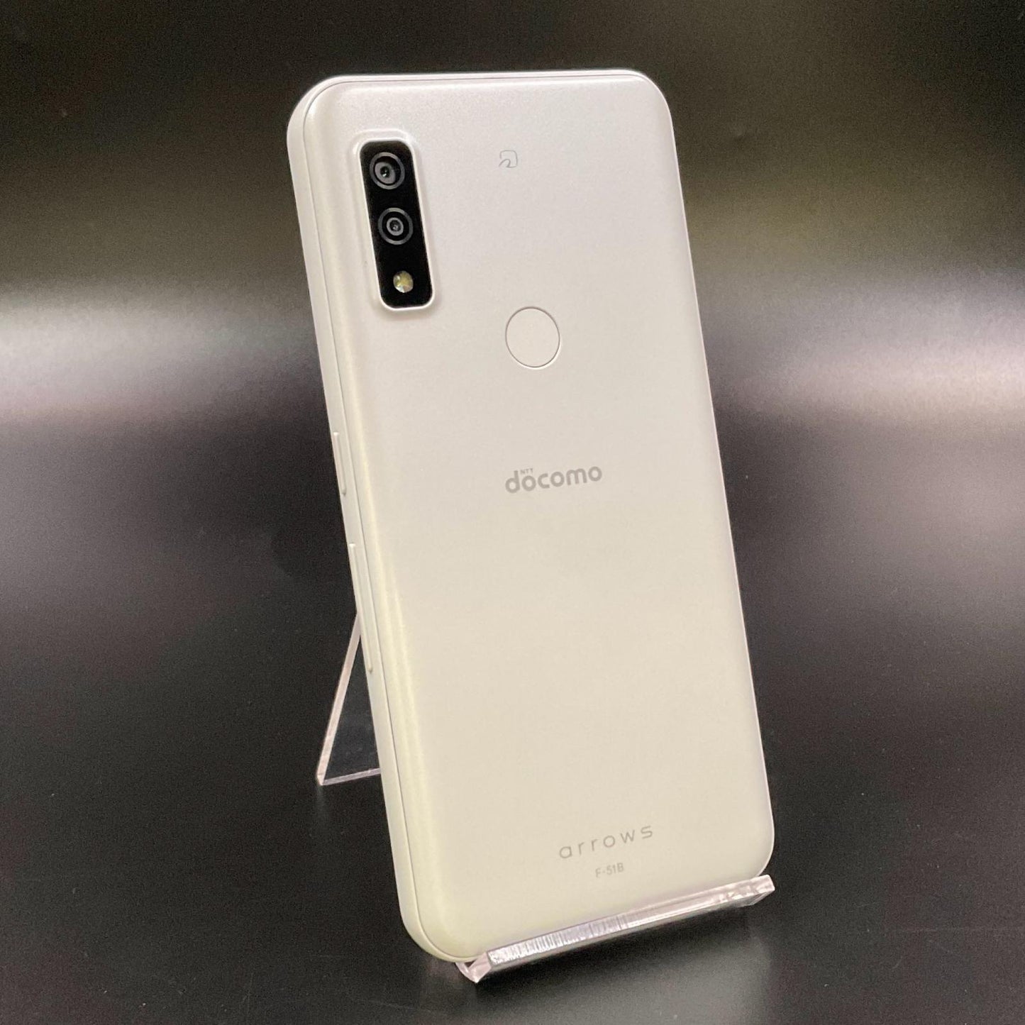 【全額返金保証】【最速発送】富士通 arrows 64GB ホワイト docomo F-51B 白ロム 動作確認済
