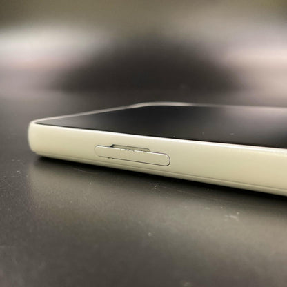 【全額返金保証】【最速発送】富士通 arrows 64GB ホワイト docomo F-51B 白ロム 動作確認済