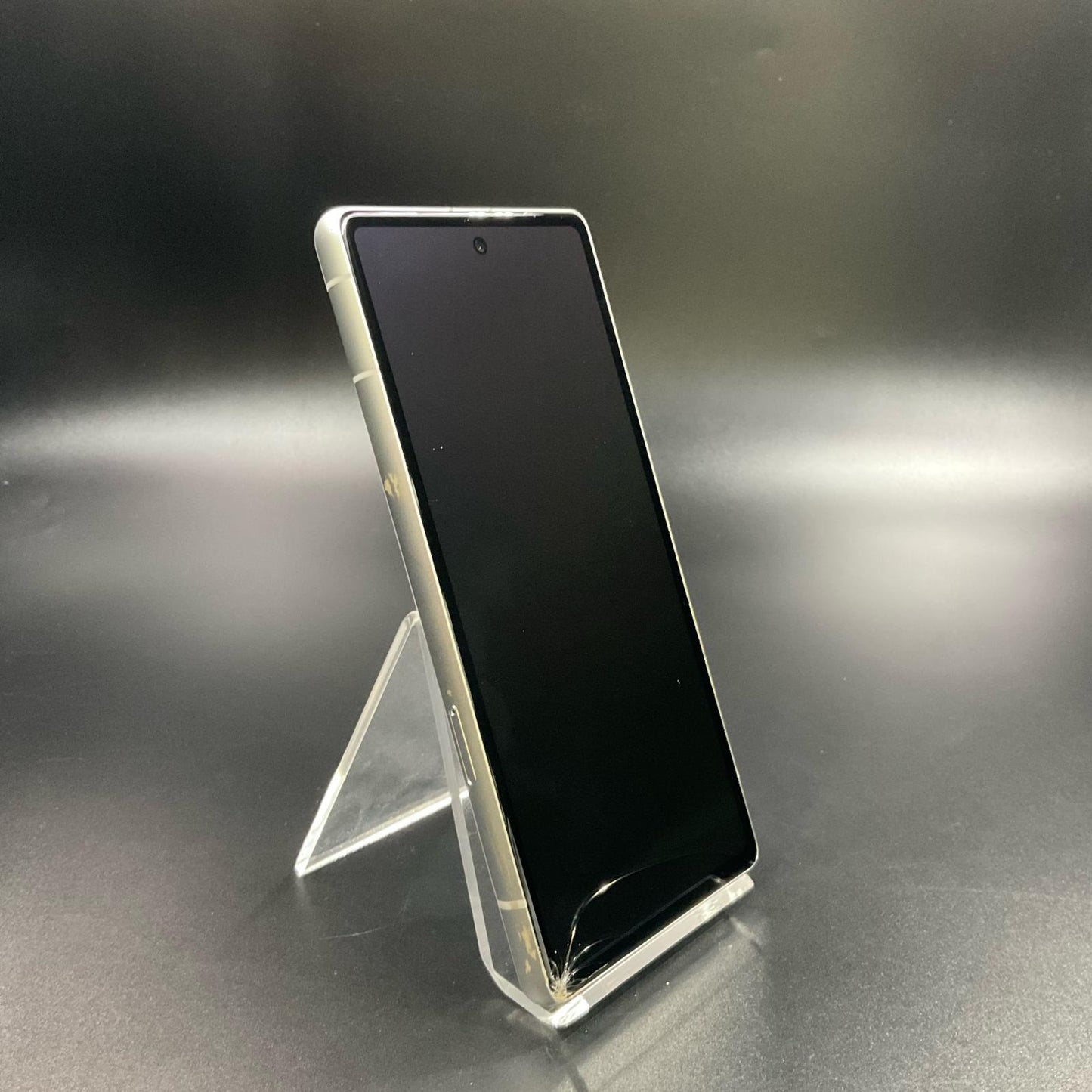 【最速発送】Google Pixel 7a 128GB スノー docomo G82U8 白ロム【難有】