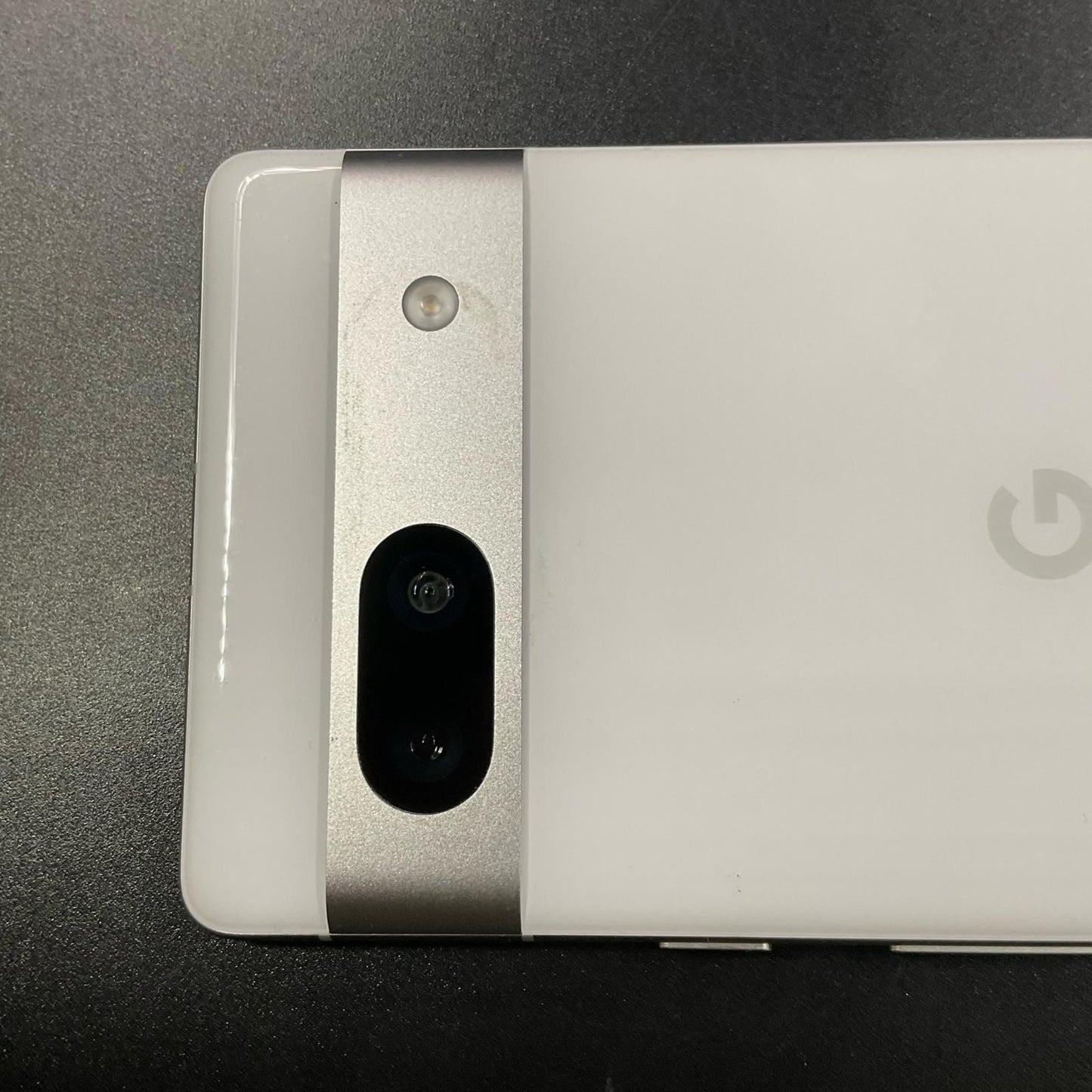 【最速発送】Google Pixel 7a 128GB スノー docomo G82U8 白ロム【難有】