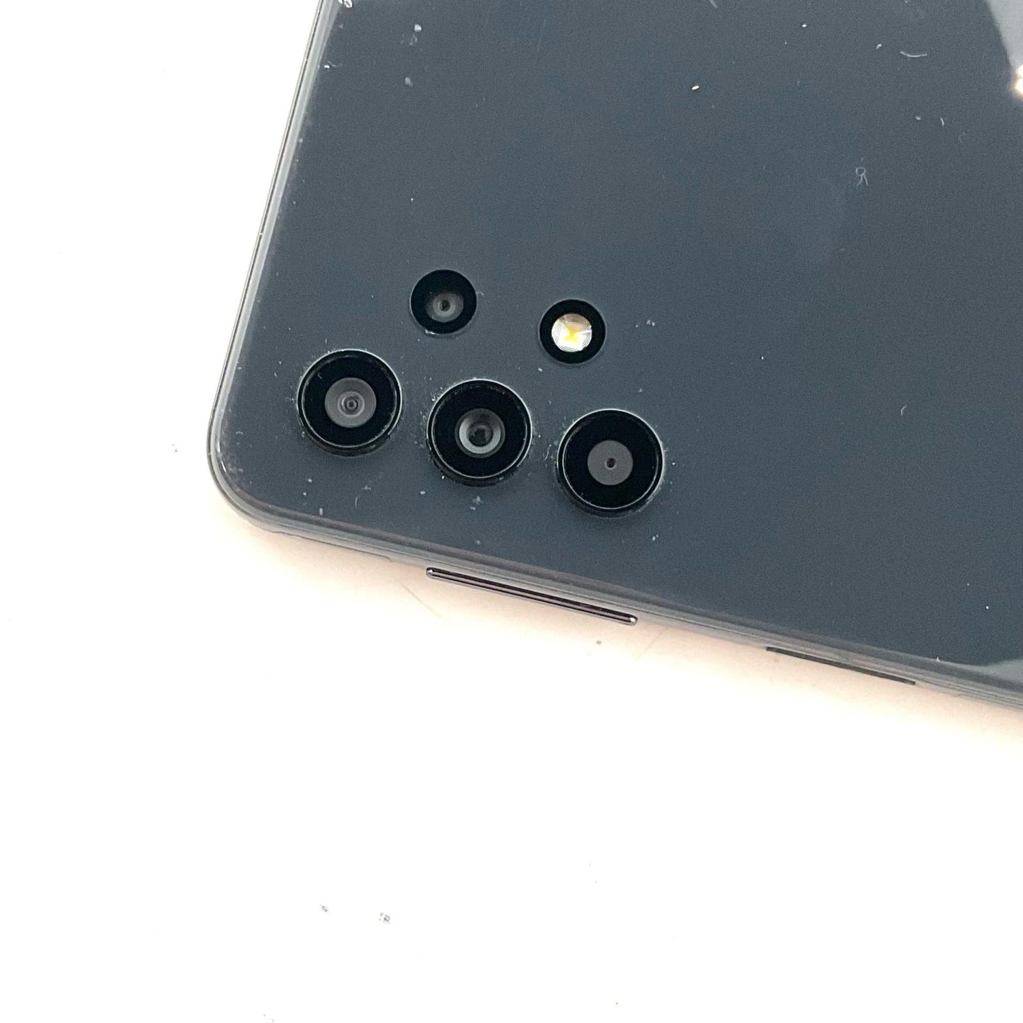 【全額返金保証】【最速発送】SAMSUNG Galaxy A32 5G 64GB オーサムブラック au SCG08 白ロム 動作確認済