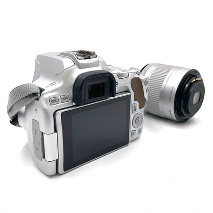 【全額返金保証】【最速発送】Canon デジタル一眼 EOS Kiss X10 EF-S18-55 IS STM レンズキット [シルバー] 美品 動作確認済