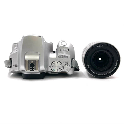 【全額返金保証】【最速発送】Canon デジタル一眼 EOS Kiss X10 EF-S18-55 IS STM レンズキット [シルバー] 美品 動作確認済
