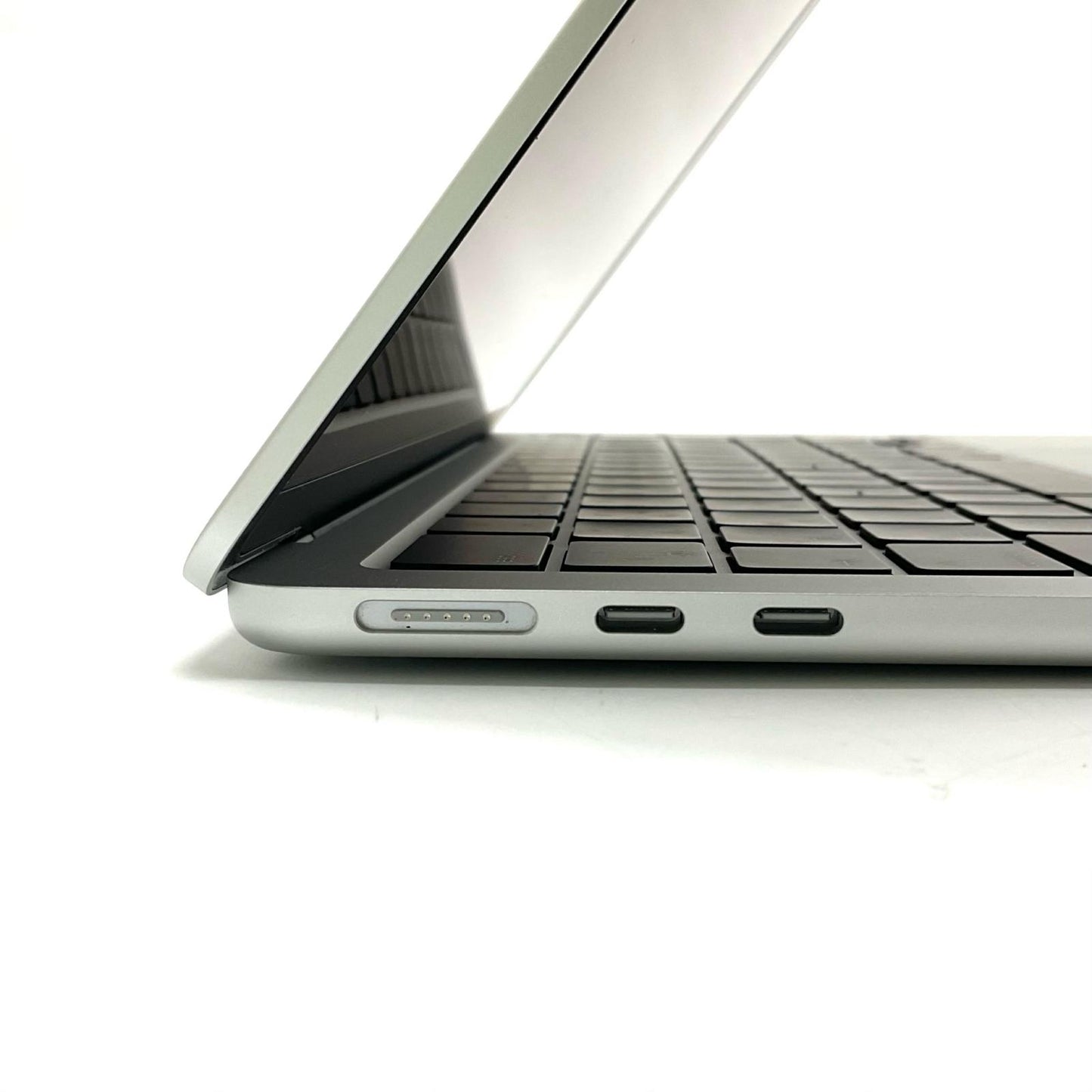 【全額返金保証】【最速発送】Apple MacBook Air 13インチ 2025 M4 16GB M.2 SSD 256GB シルバー 100% 超美品 動作確認済