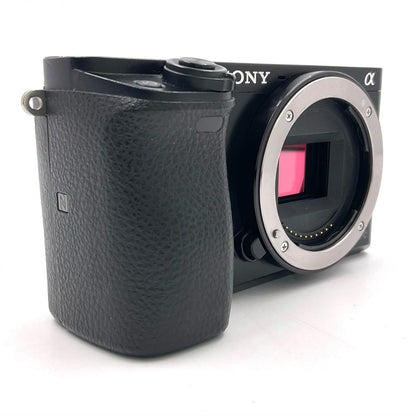 【最速発送】Sony デジタル一眼 α6000 ILCE-6000 ボディ ブラック【難有】