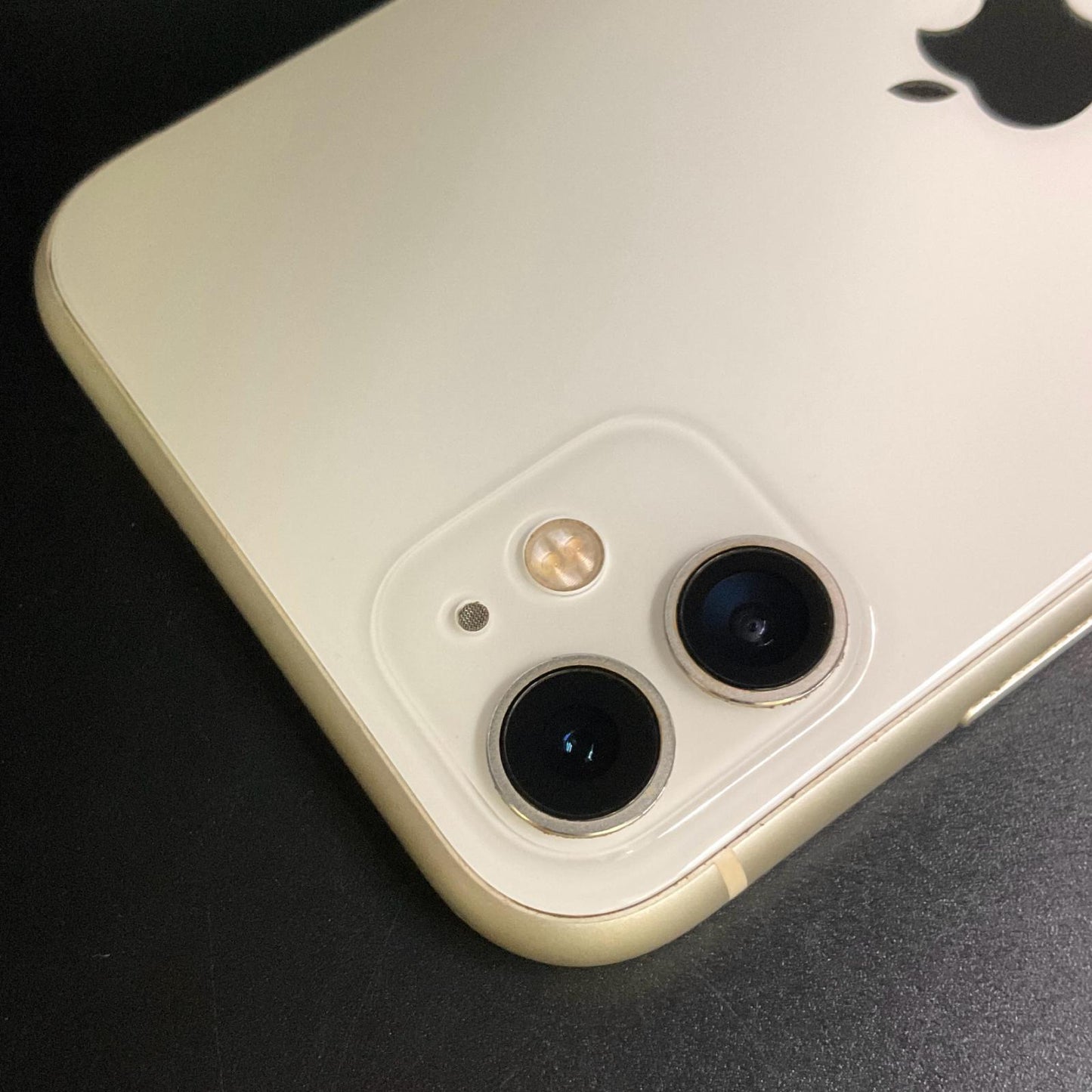 【全額返金保証】【最速発送】Apple iPhone iPhone 11 64GB ホワイト Softbank 白ロム 動作確認済 100%
