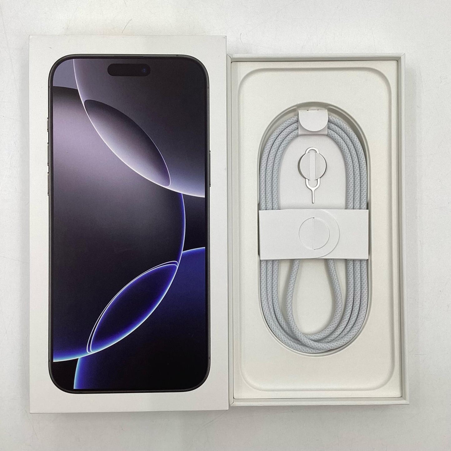 【全額返金保証】【最速発送】Apple iPhone iPhone 16 Pro Max 256GB ブラックチタニウム SIMフリー 白ロム 美品 動作確認済 97%