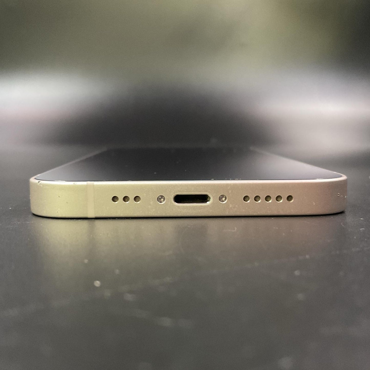 【全額返金保証】【最速発送】Apple iPhone iPhone 13 256GB スターライト docomo SIMフリー 白ロム 美品 動作確認済 90%