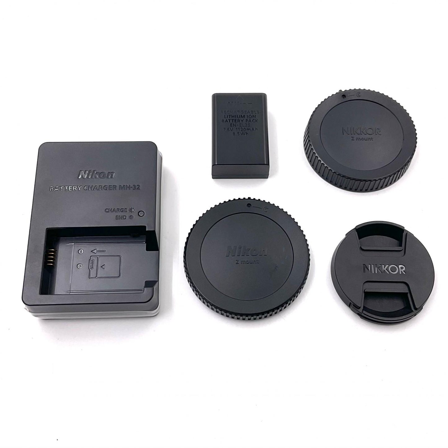 【全額返金保証】【最速発送】Nikon デジタル一眼 Z fc 28mm f/2.8 Special Edition キット シルバー（エクステリア張替済：クリムゾンレッド） 美品 動作確認済