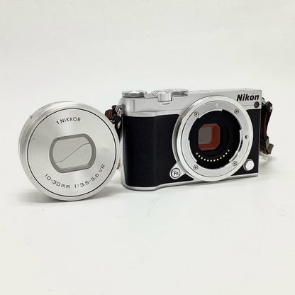 【最速発送】Nikon デジタル一眼 Nikon 1 J5 標準パワーズームレンズキット シルバー【難有】