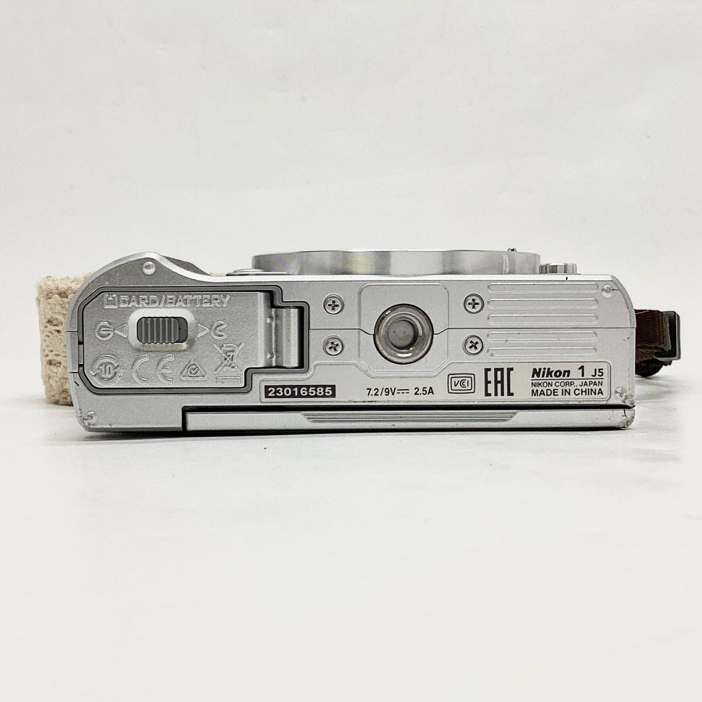 【最速発送】Nikon デジタル一眼 Nikon 1 J5 標準パワーズームレンズキット シルバー【難有】