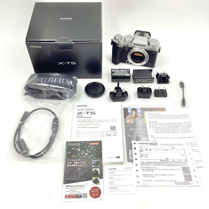 【全額返金保証】【最速発送】FUJIFILM デジタル一眼 X-T5 ボディ シルバー 美品 動作確認済