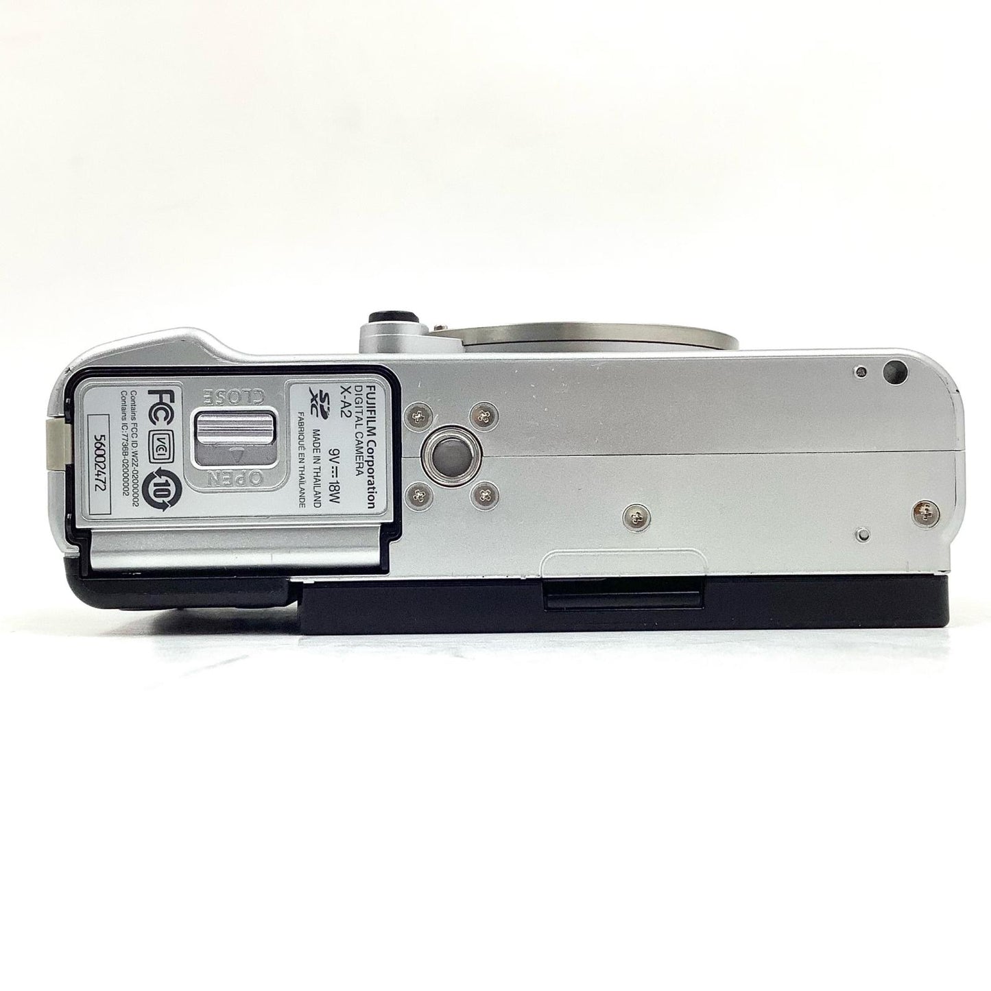 【全額返金保証】【最速発送】FUJIFILM デジタル一眼 X-A2 ボディ シルバー 動作確認済