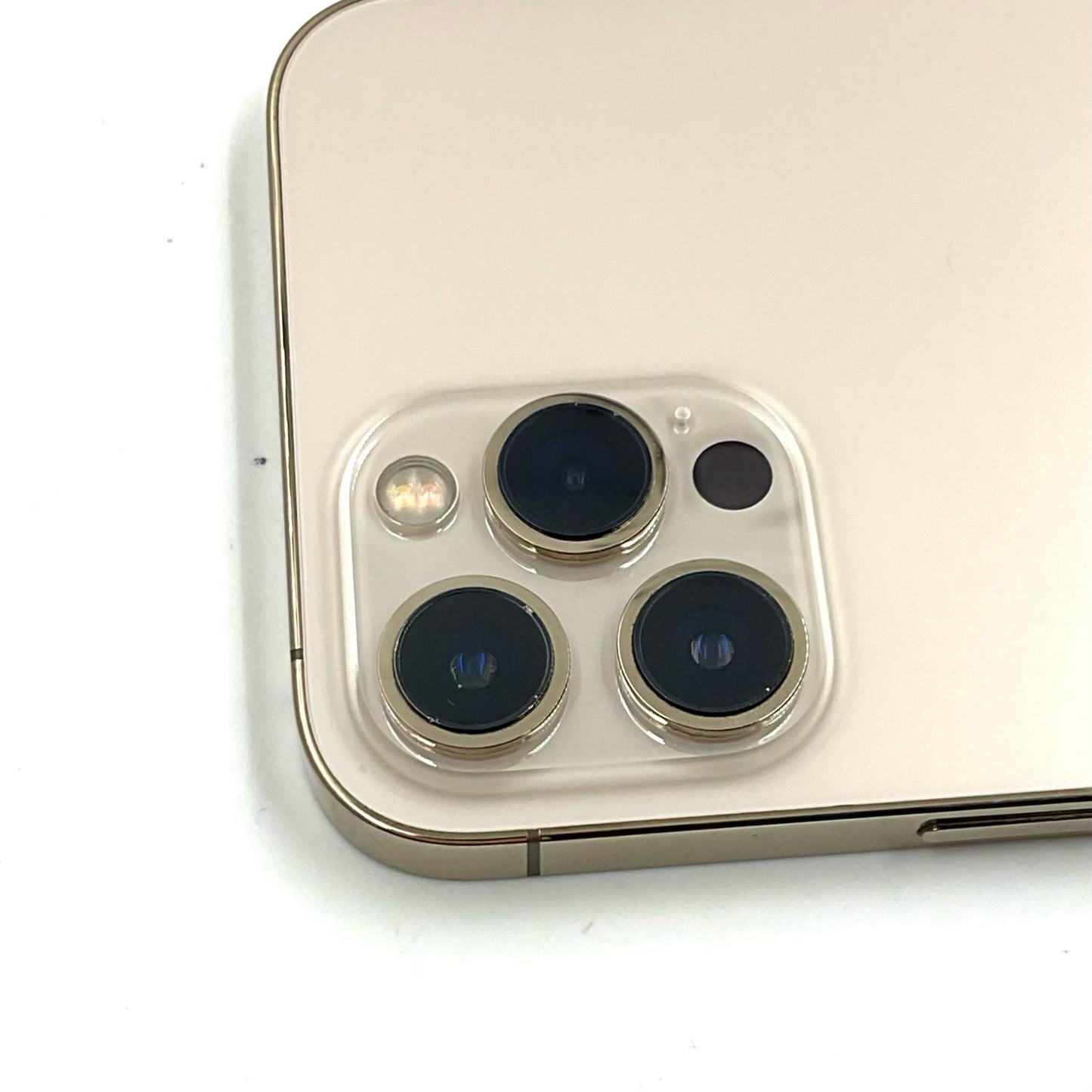 【全額返金保証】【最速発送】Apple iPhone iPhone 12 Pro Max 256GB ゴールド docomo 白ロム 動作確認済 74%