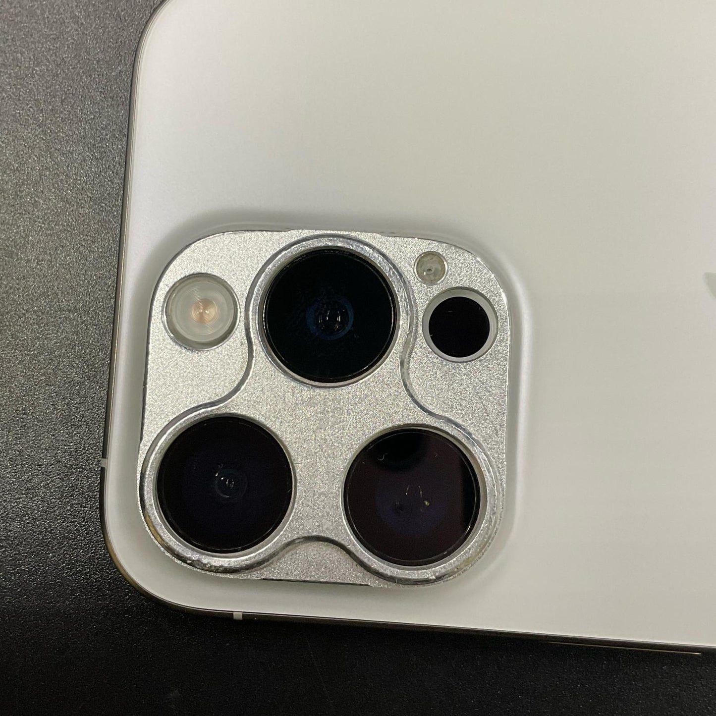 【全額返金保証】【最速発送】Apple iPhone iPhone 15 Pro 256GB ホワイトチタニウム SIMフリー 美品 動作確認済 83%