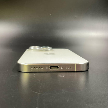【全額返金保証】【最速発送】Apple iPhone iPhone 15 Pro 256GB ホワイトチタニウム SIMフリー 美品 動作確認済 83%