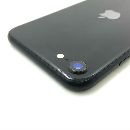 【全額返金保証】【最速発送】Apple iPhone iPhone SE（第2世代） 128GB ブラック au 白ロム 動作確認済 83%