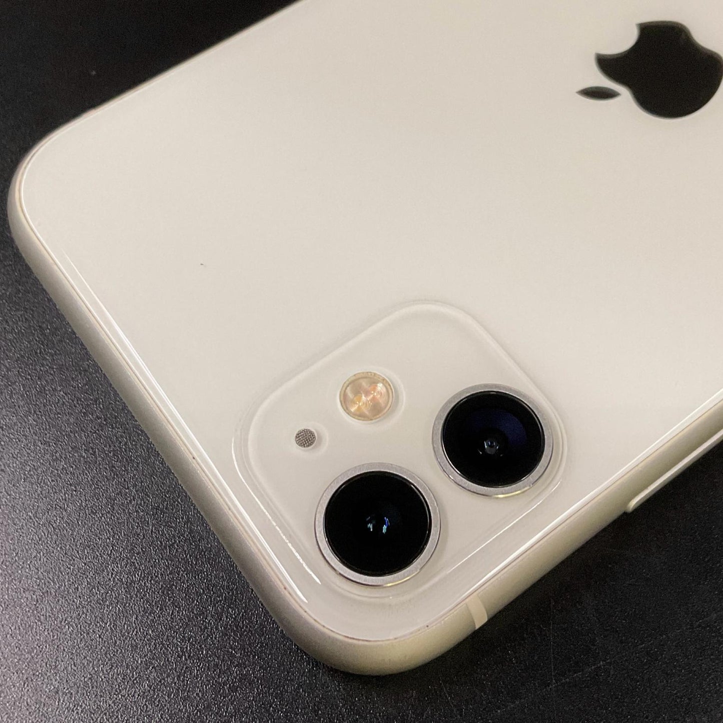 【最速発送】Apple iPhone iPhone 11 64GB ホワイト Softbank 白ロム【難有】 100%
