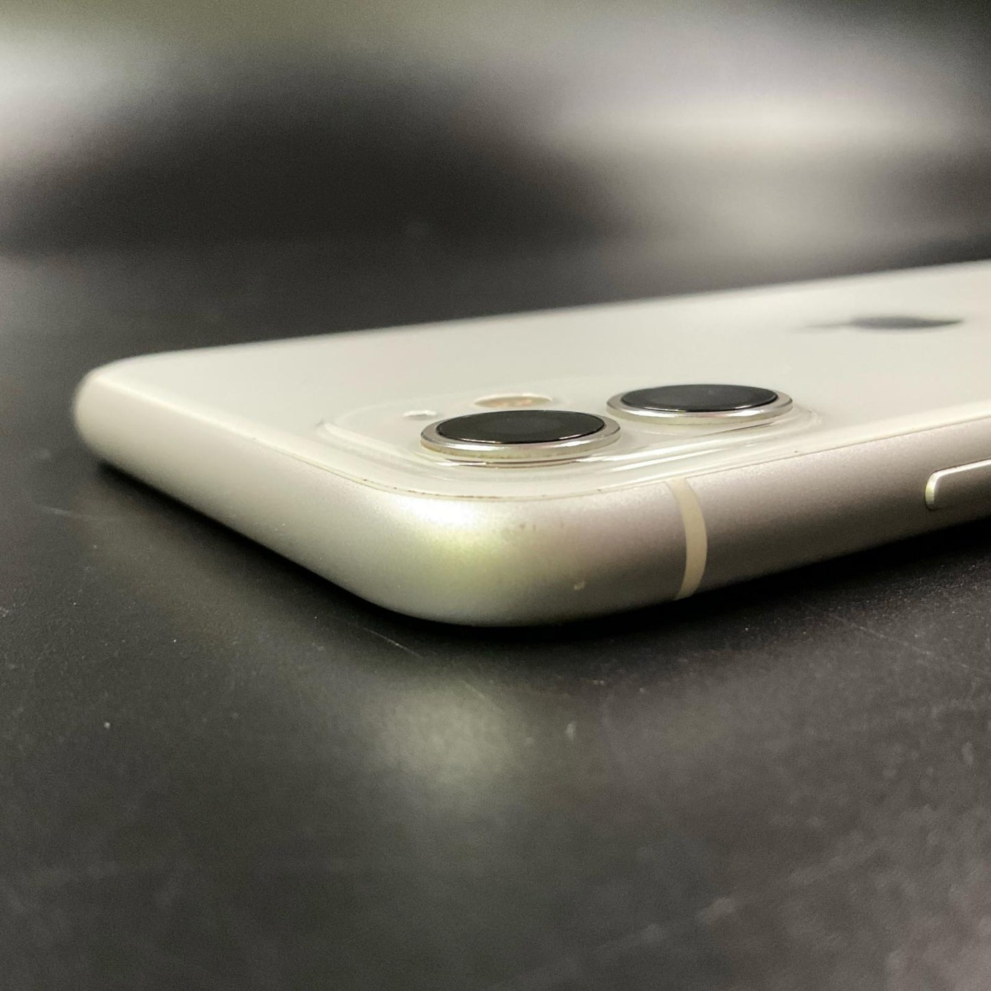 【最速発送】Apple iPhone iPhone 11 64GB ホワイト Softbank 白ロム【難有】 100%