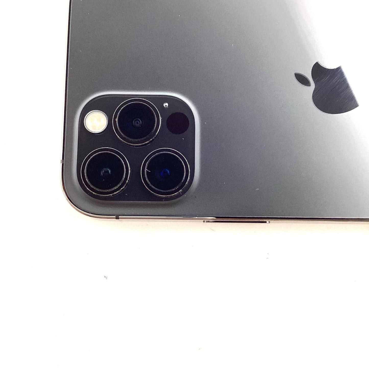 【全額返金保証】【最速発送】Apple iPhone iPhone 12 Pro 128GB グラファイト au SIMフリー 白ロム 動作確認済 79%